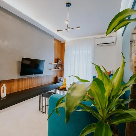 Azuro Luxury Living *
