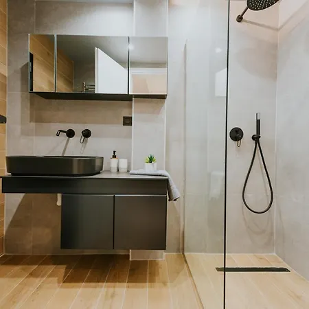 Azuro Luxury Living Apartment *