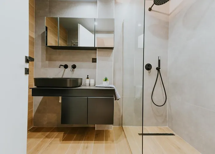 Azuro Luxury Living 公寓 *